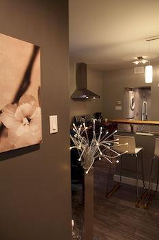 My Studio Moncton - Quartier U Hotel Luaran gambar